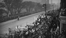 Photo of suffrage procession, Edinburgh 1909: link to Project 1